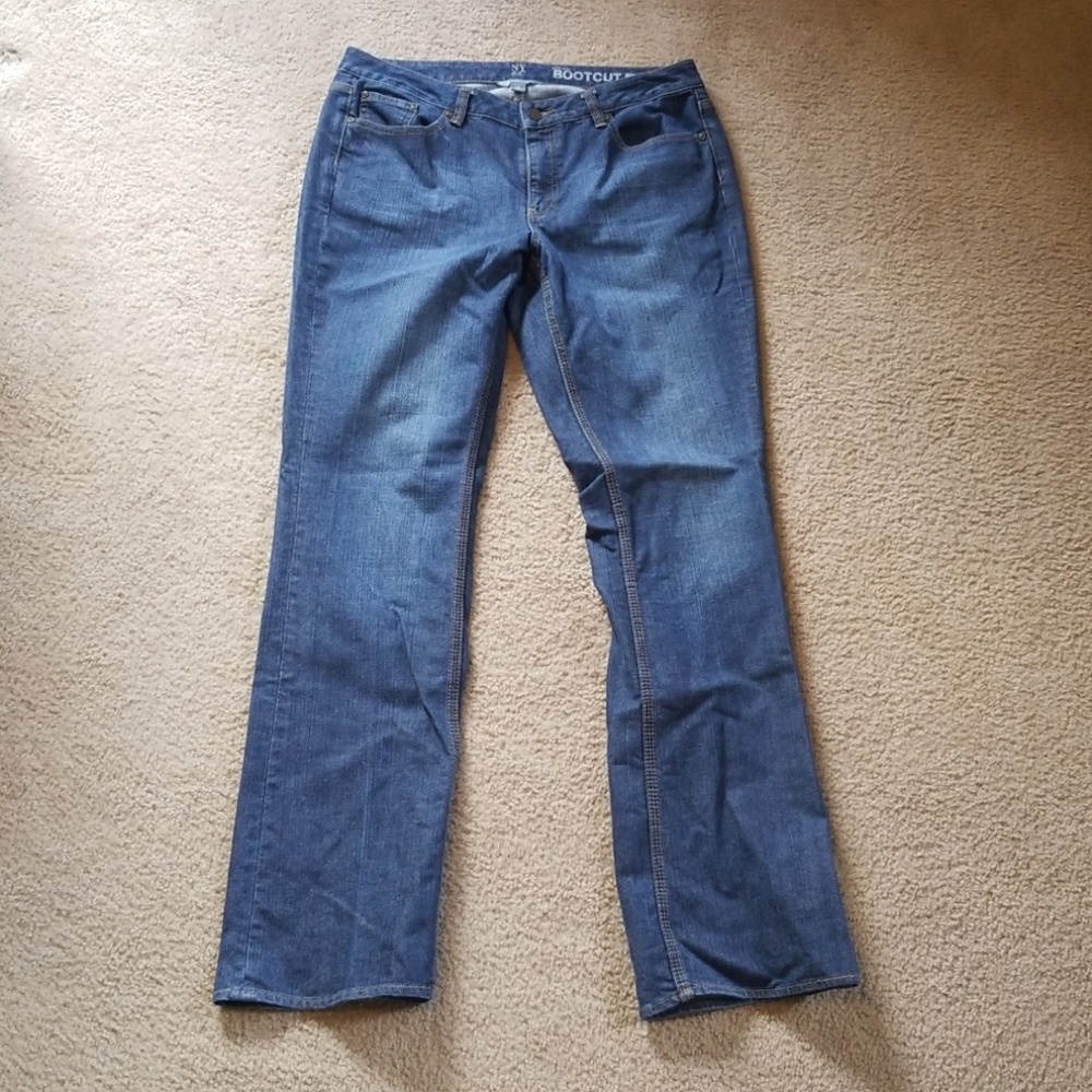 Low Rise Bootcut Curvy Jeans